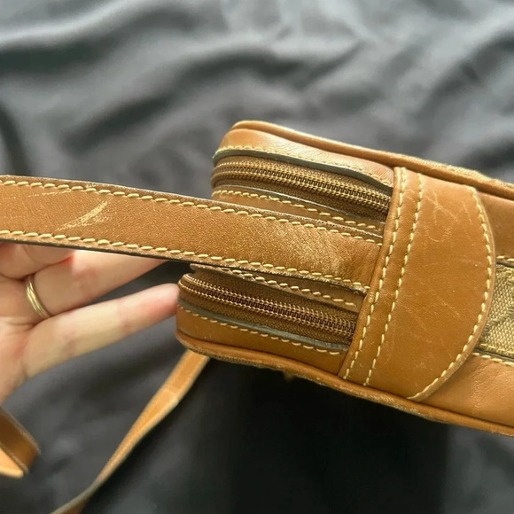 Gucci vintage crossbody in great used condition - Picture 6 of 10